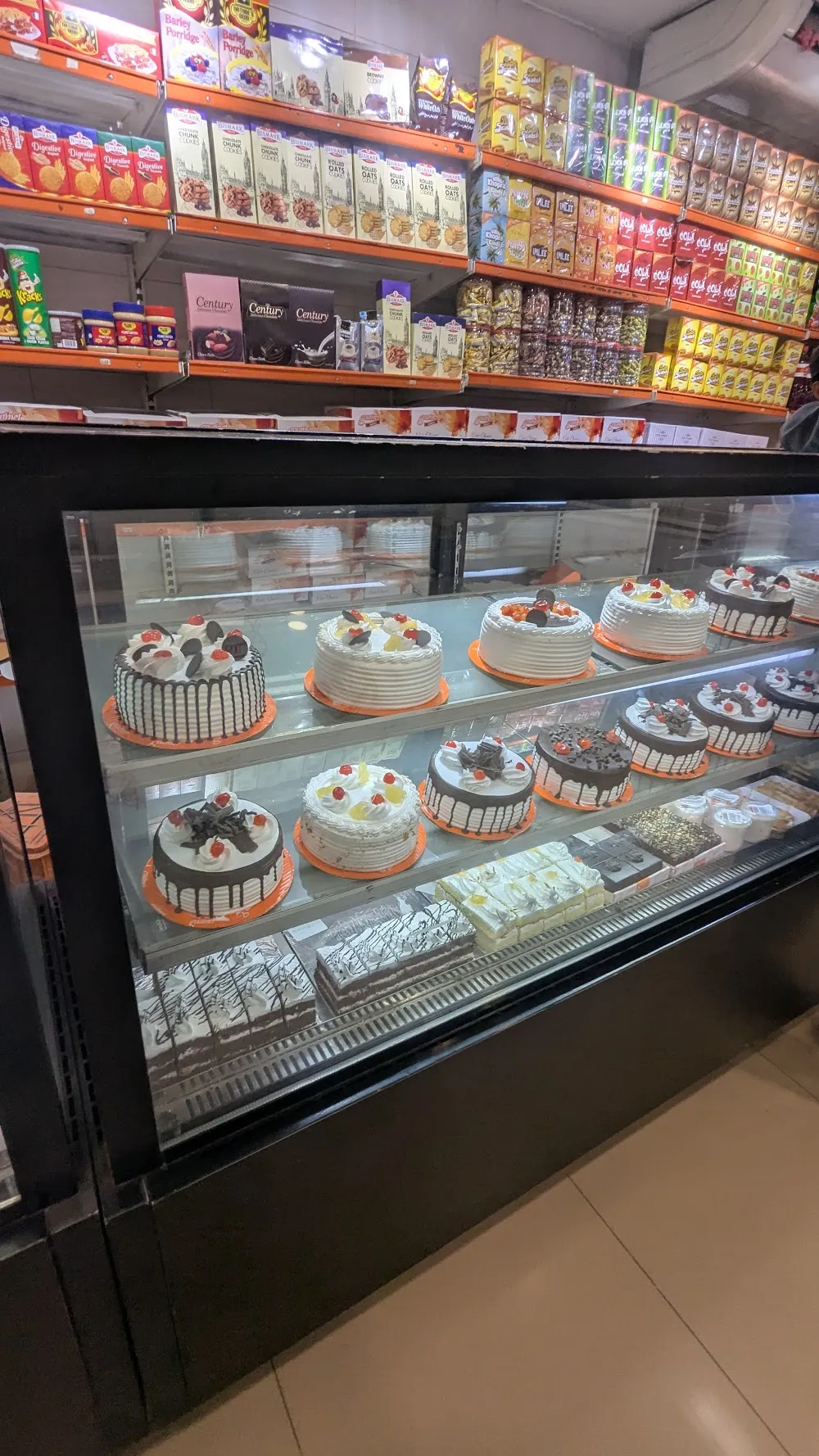 Crème Sweets And Bakers - Lahore