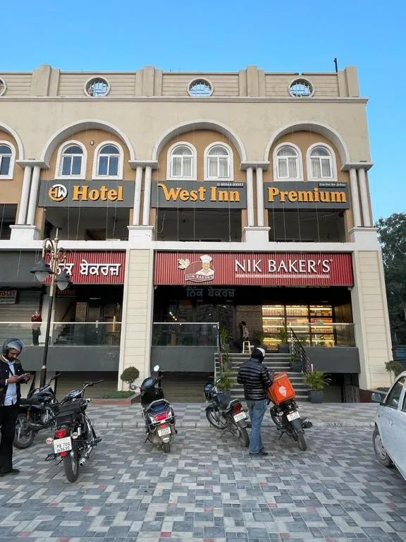 West Inn Hotel - Faisalabad